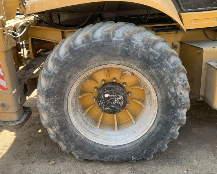 SHANMON 388 Экскаватор-погрузчик