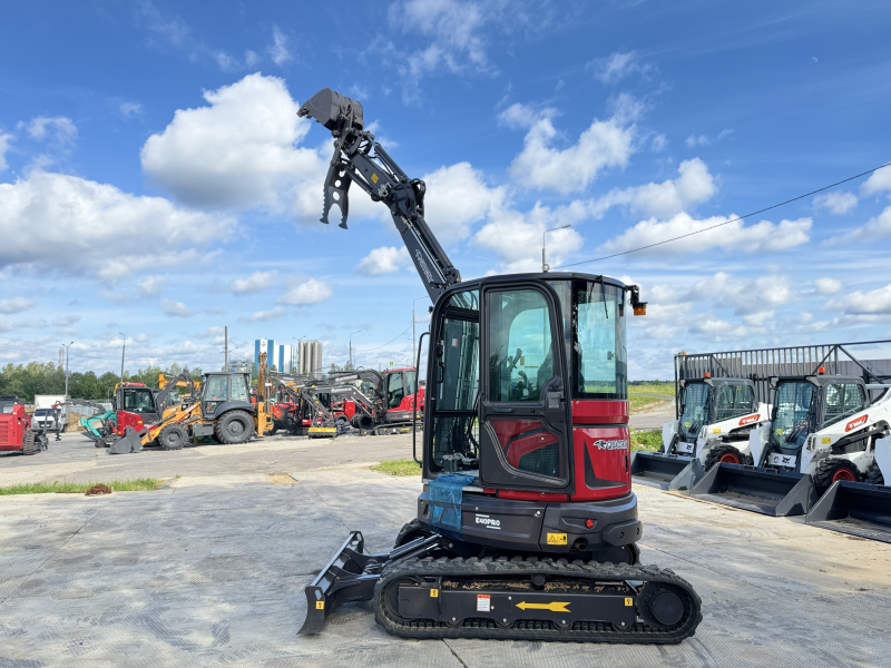 Мини-экскаватор QUADTRAC E40 PRO (4т, кабина, A/C, квикаплер, бур, 3 ковша. Гидравлический прижим) HV Market