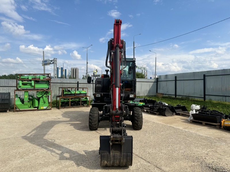 Мини-экскаватор QUADTRAC E60W (6 т, кабина, А/С, квикаплер, поворотная стрела, траншейный ковш) HV Market