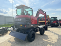 Мини-экскаватор QUADTRAC E60W (6 т, кабина, А/С, квикаплер, поворотная стрела, траншейный ковш) HV Market